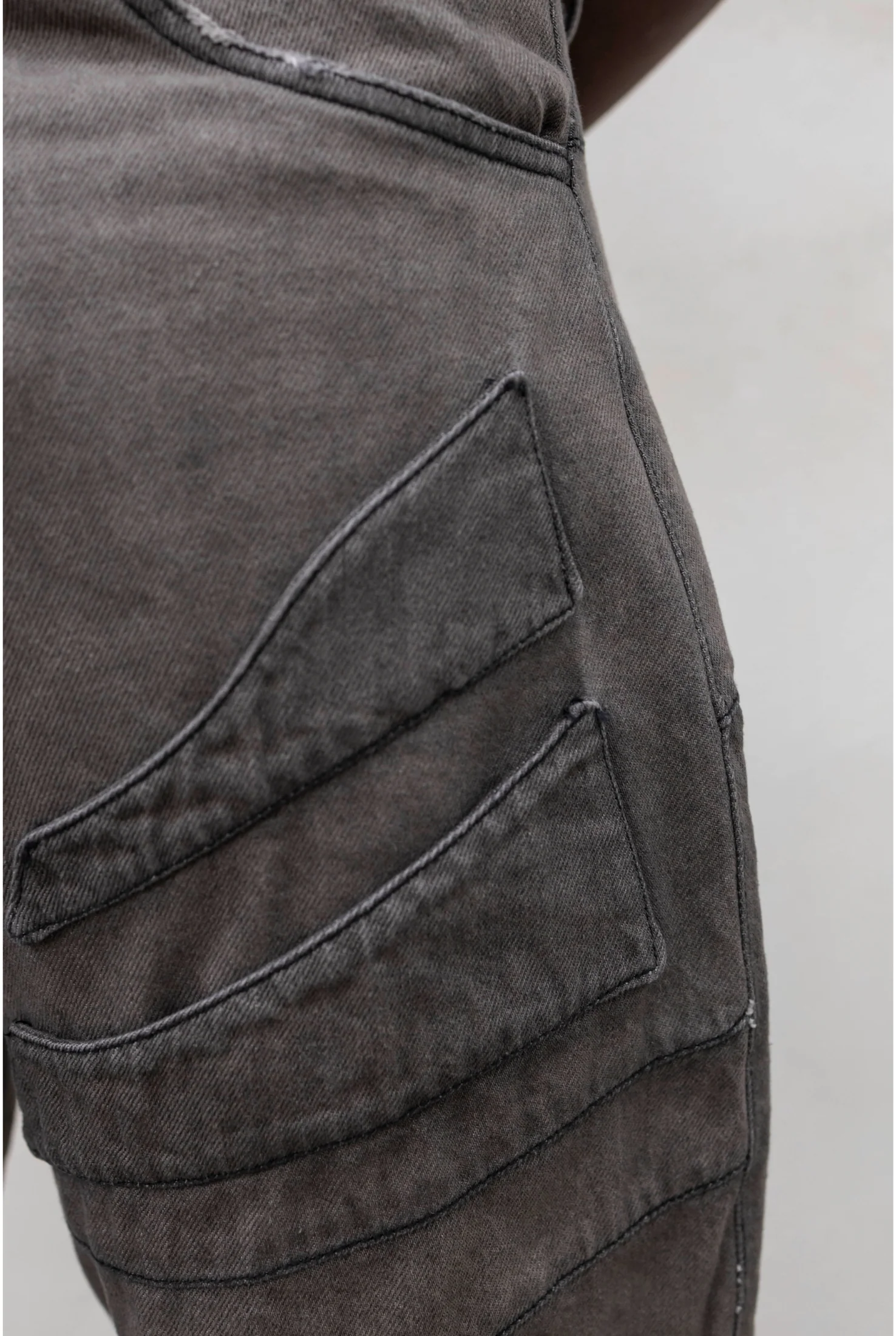 Jeans PRESENT DAY Robot - Image 8
