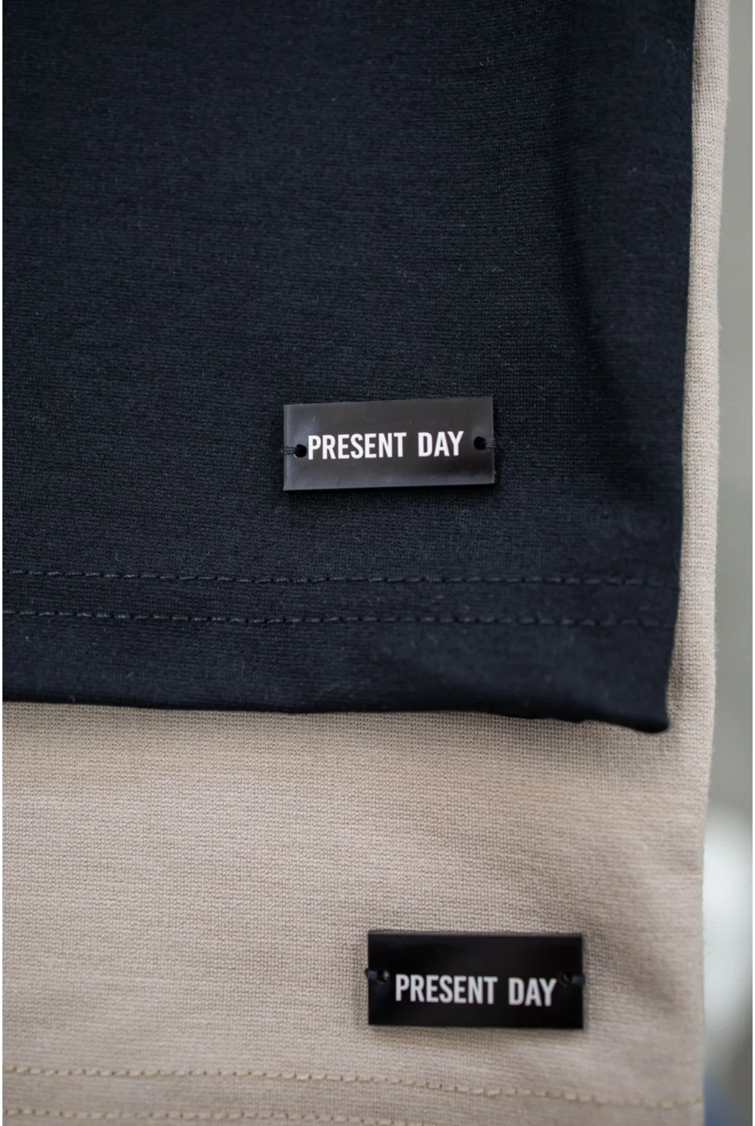 T-shirt PRESENT DAY point ( vari colori ) - Image 12