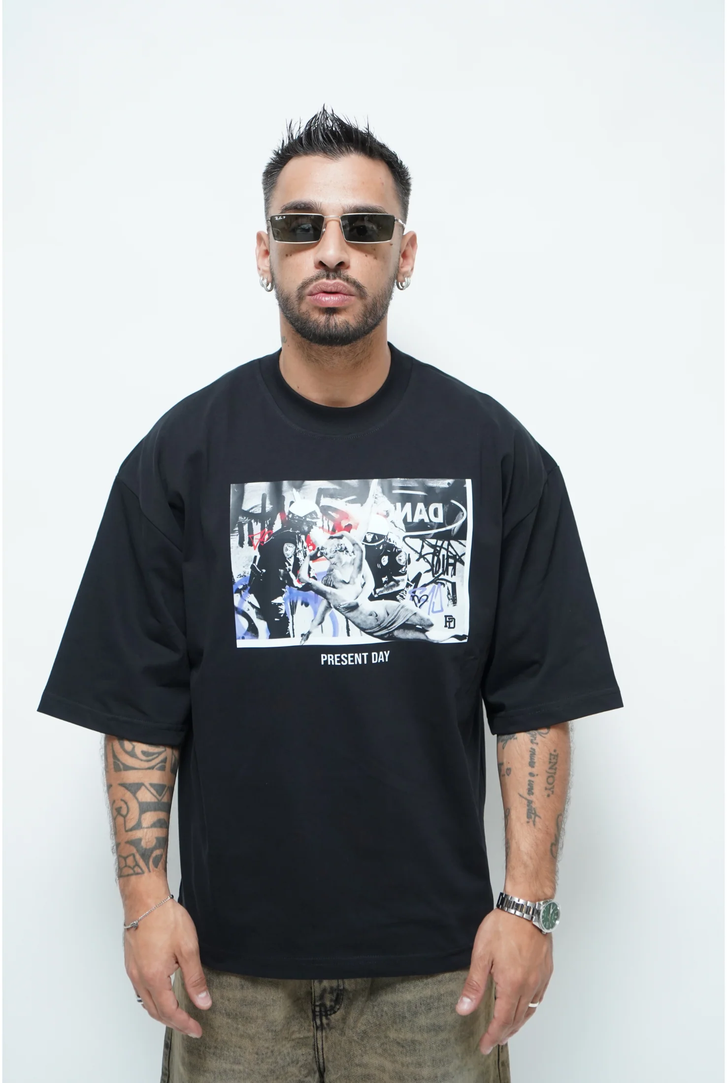 T-shirt PRESENT DAY stampa