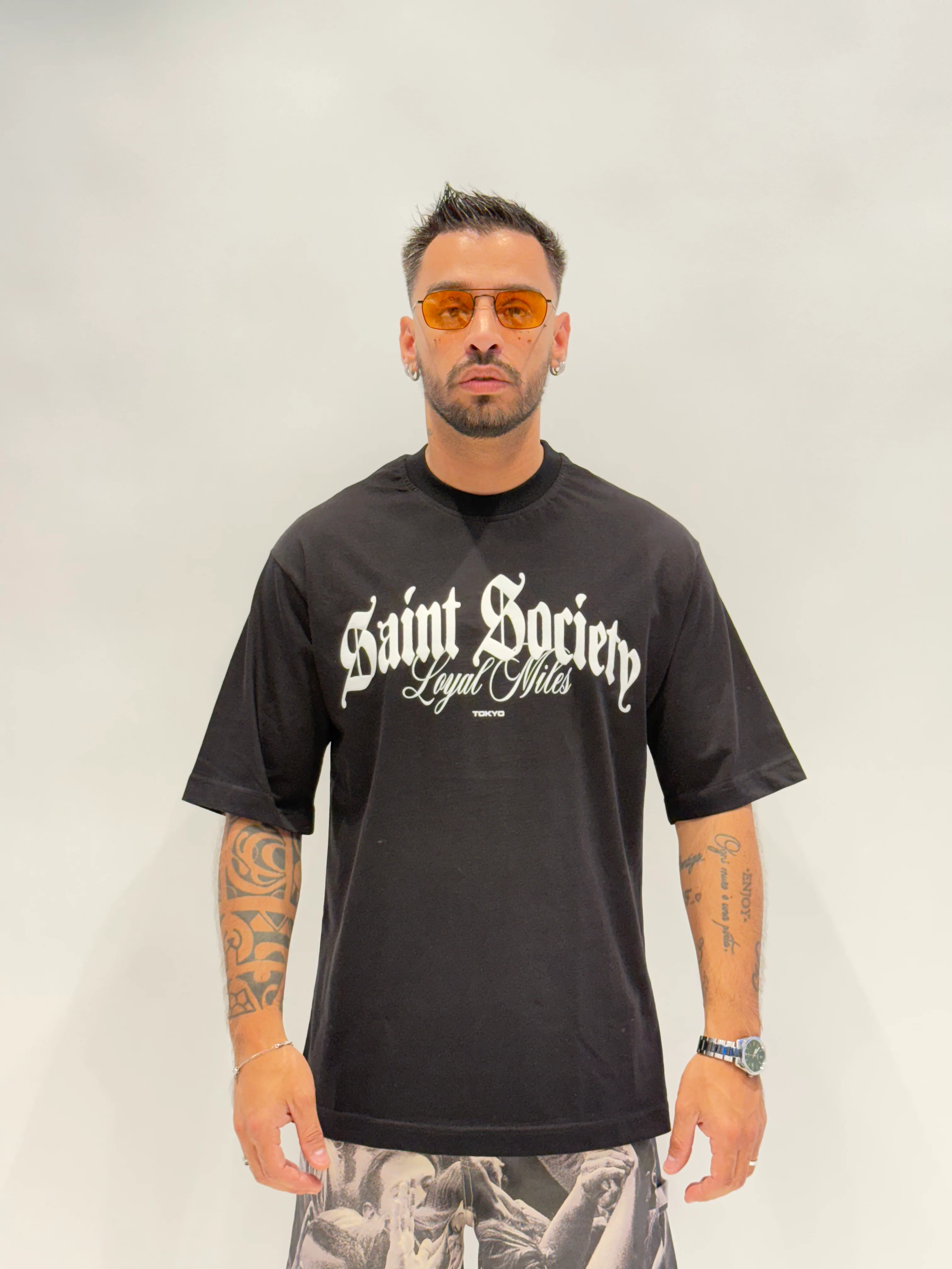 T-shirt TOKYO Stampa Saint Society ( 2 colori ) - Image 2